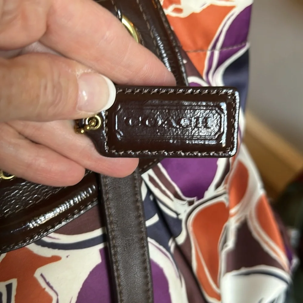 013 Coach Ashley Signature Satchel - Picture 5 of 10